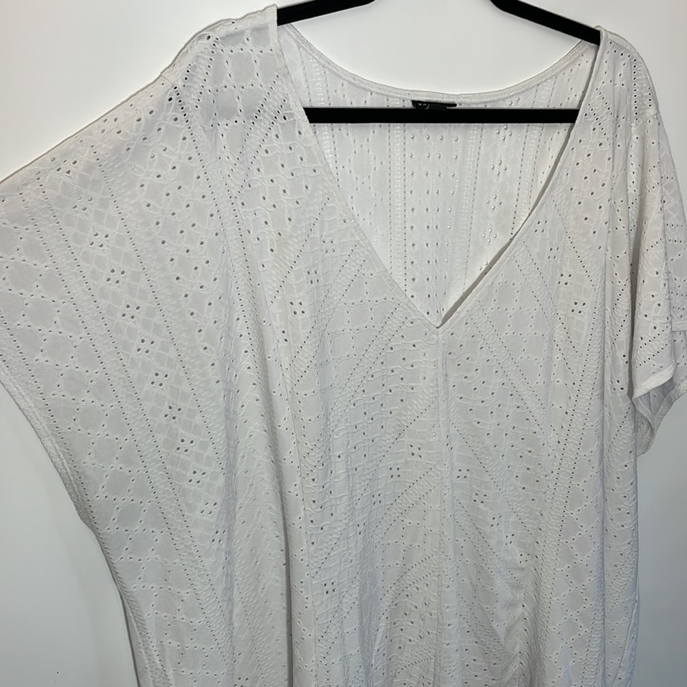 Torrid 5 TORRID WHITE EYELET FIT & FLARE MIDI TOP - Picture 8 of 9